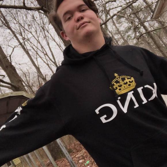 Meet your Posher, Hannah - Picture 1 of 1